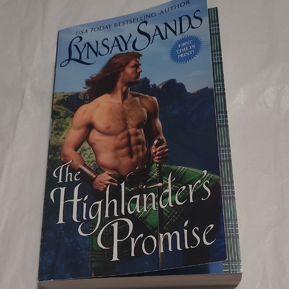 3/$5 Or 6/$10❤️The Highlander's Promise by Lynsay Sands